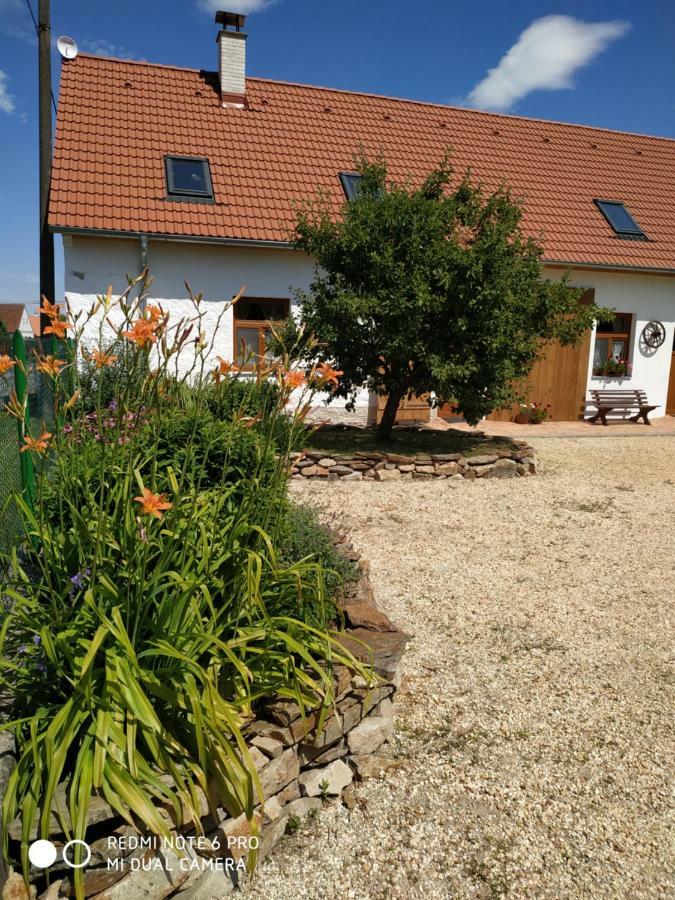 Ubytovani Ve Stodole Stráž nad Nežárkou Exterior foto
